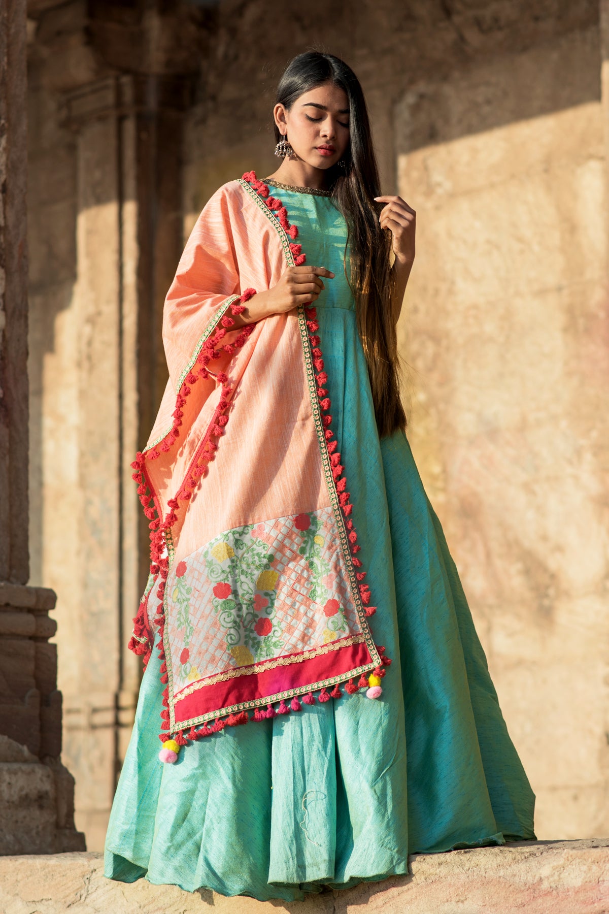 Premium Peach Floral Embroidered Linen Festive Dupatta_MF7009