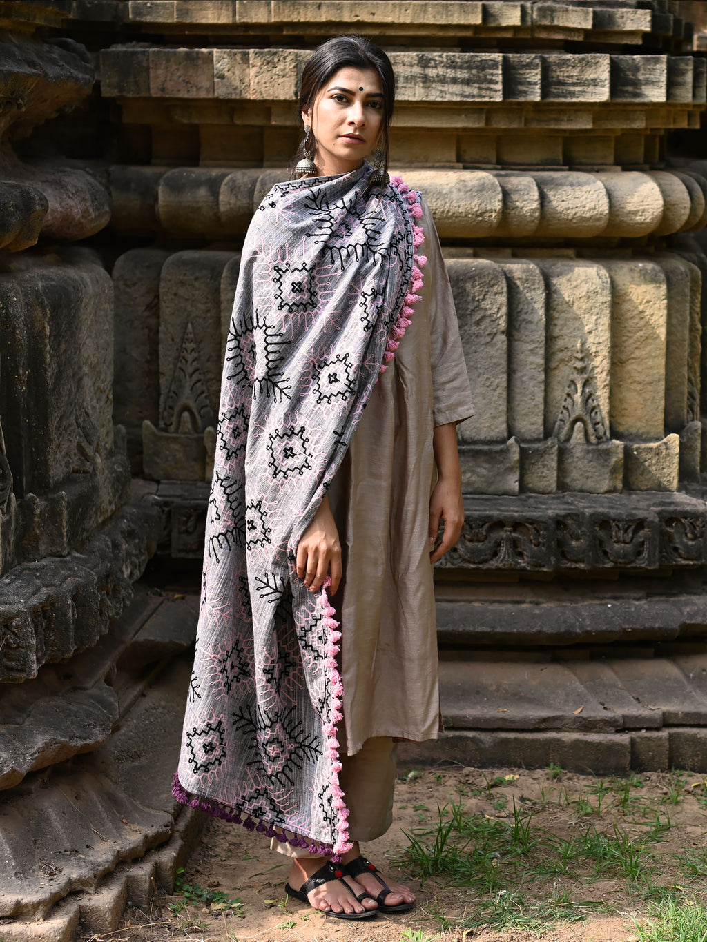 Premium Grey Tribal Aari Embrodiered Slub Handloom Cotton Shawl/Dupatta With Baby Pink Cotton Lace _MF1604