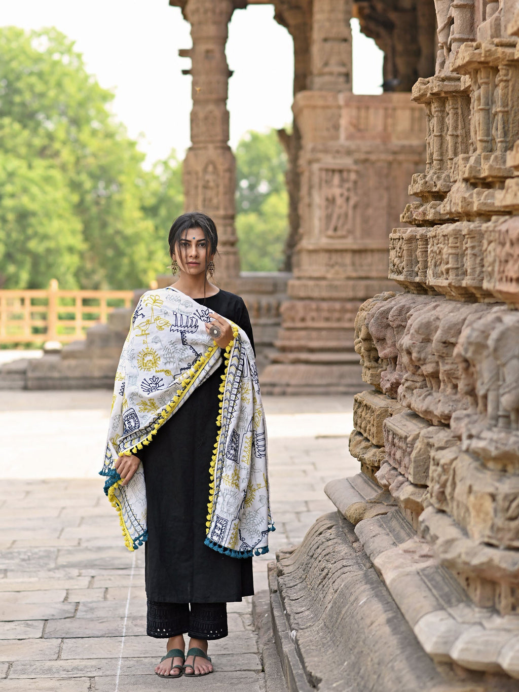 Premium White Tribal Motif Aari Embroidered Handloom Cotton Shawl/Dupatta With Lemon Tassel Lace_MF1607