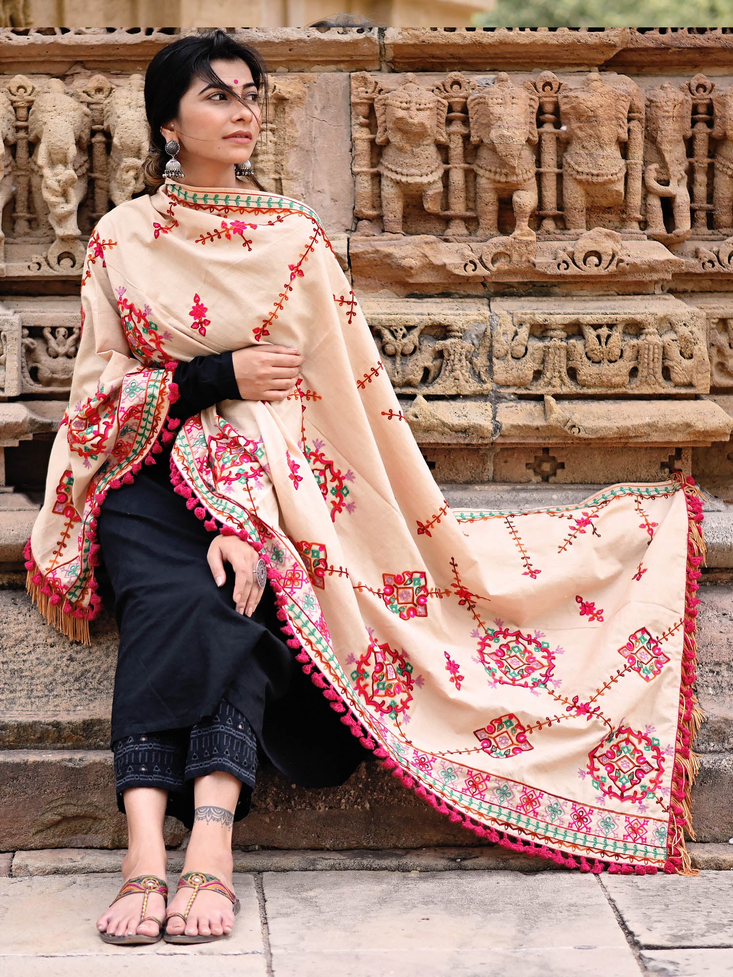 Premium Beige Floral Motifs Aari Heavily Embroidered Handloom Cotton Shawl/Dupatta With  Rani Tassel Lace _MF1608