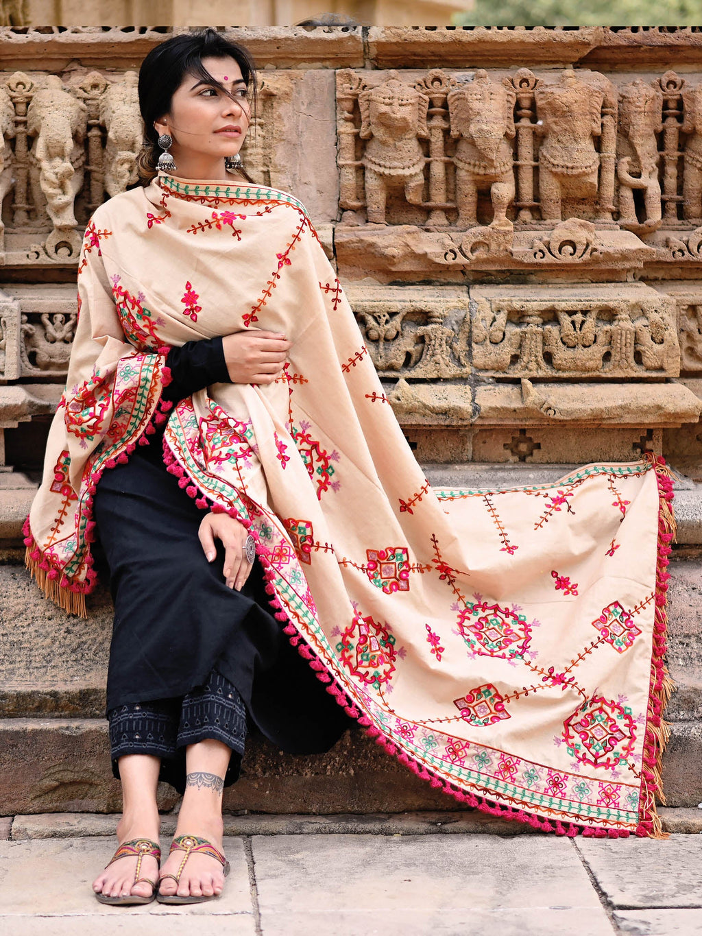 Premium Beige Floral Motifs Aari Heavily Embroidered Handloom Cotton Shawl/Dupatta With  Rani Tassel Lace _MF1608